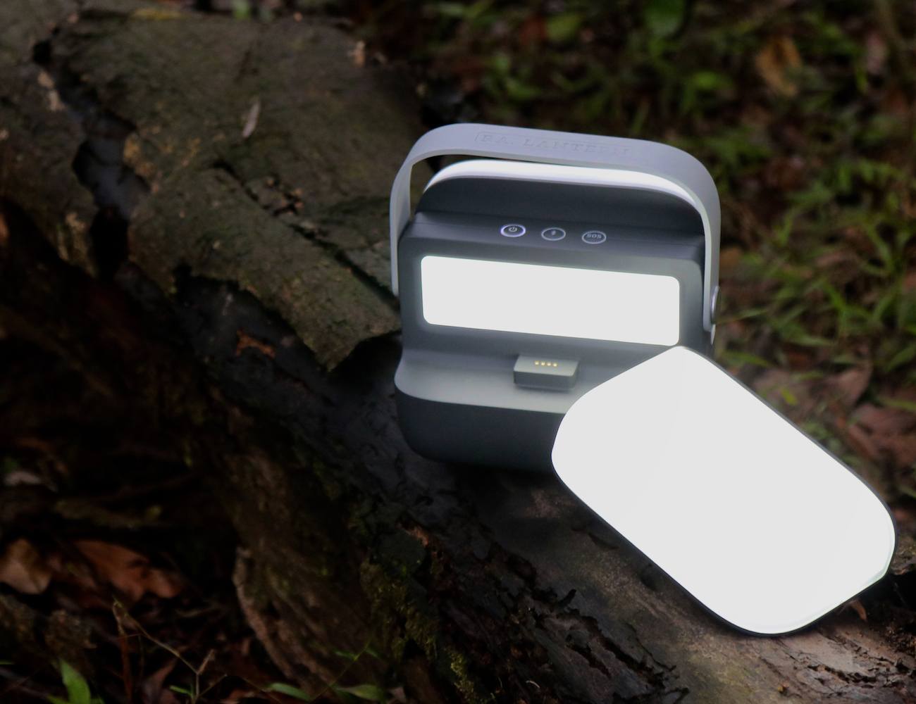 Outdoor equipment，Adventure lamp，portable source，GPS positioning，Radio notification，Smart connection，industrial design，